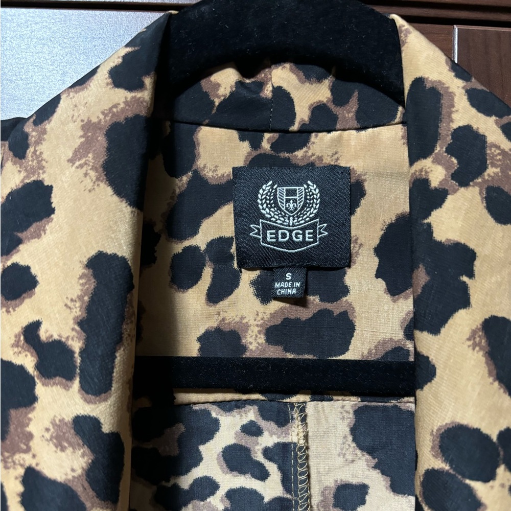 🚨4X$25🚨 Animal print blazer - Picture 5 of 6